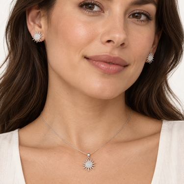 Set din argint cu zirconiu – Soare – ilustrație de purtare pe model